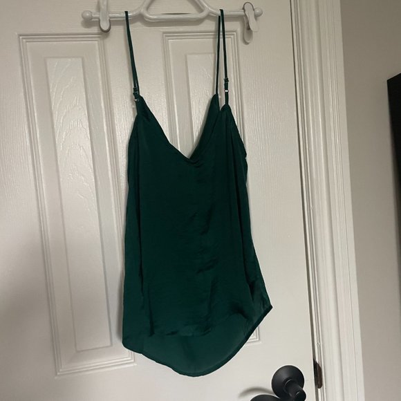 Urban outfitters Lucca emrald green size XS cowl neck tank top - Picture 4 of 4